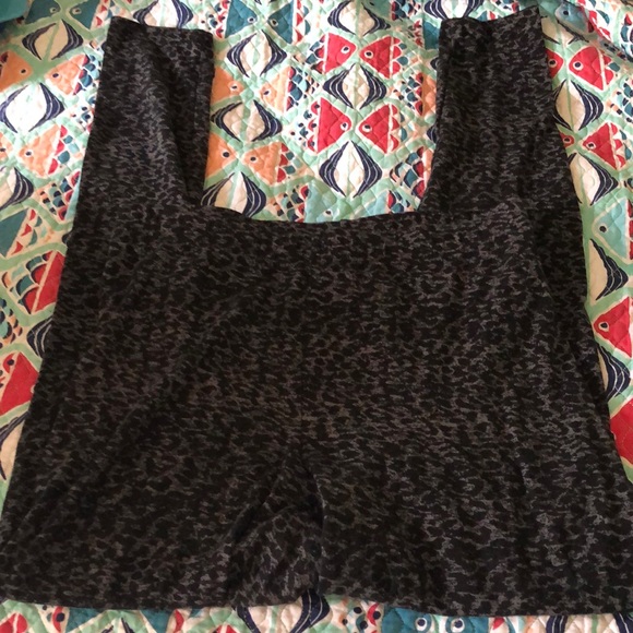 Marks & Spencer Gray Cheetah Leggings⭐️ - Picture 1 of 3